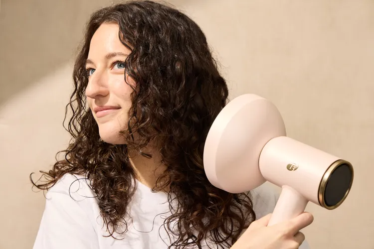 Byrdie: The 11 Best Hair Dryers, Based on 4 Years of Testing (And Counting!)
